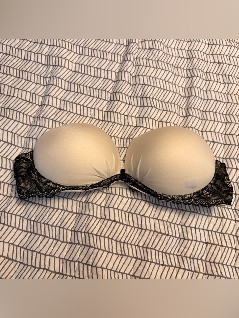 Fabulous strapless bra by Victoria’s Secret, 38C